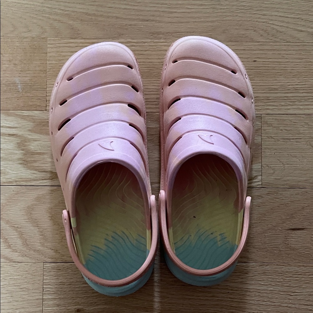 Kids' Lightweight Pink Slip-On Clog size 4
